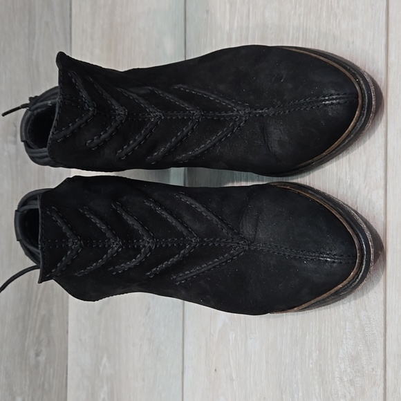 Free People Women Cut Out Side Black Suede Ankle Boots Shoes Sz 37/6.5-7 - Picture 3 of 14